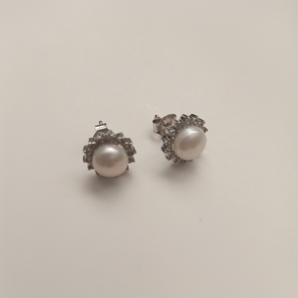 Diamond Pearl Sterling Silver Earrings 1/10 ct. TW - Picture 4 of 11